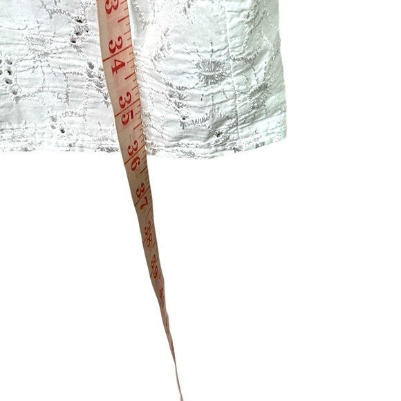 Elegant White Sleeveless Mini Dress - Picture 5 of 5